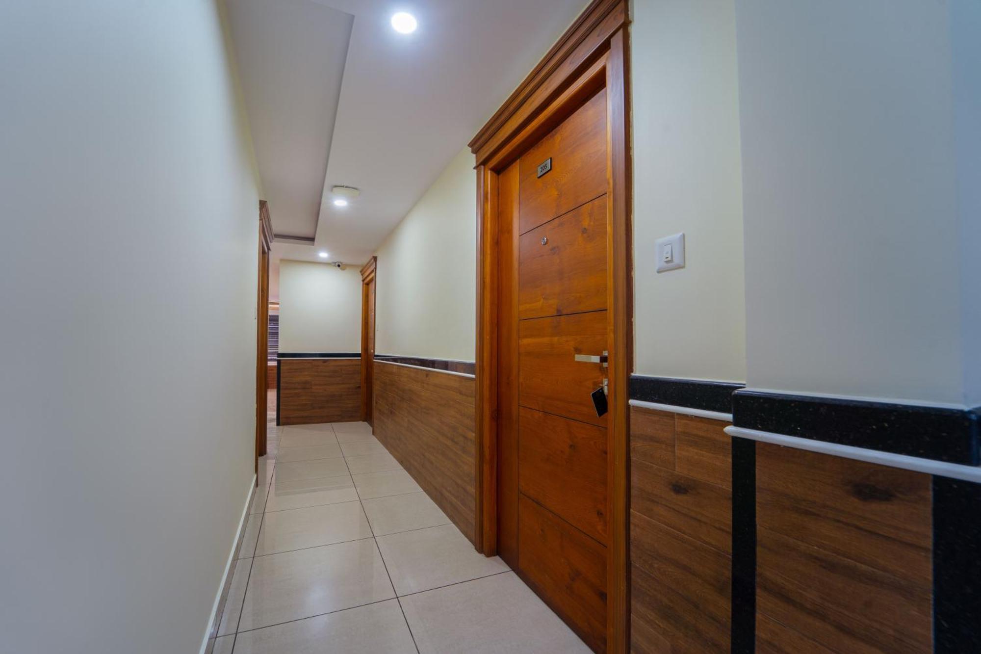 Treebo Sree Varshavilas Regency, 2 Mins From Guruvayoor Temple Guruvayur Exterior photo