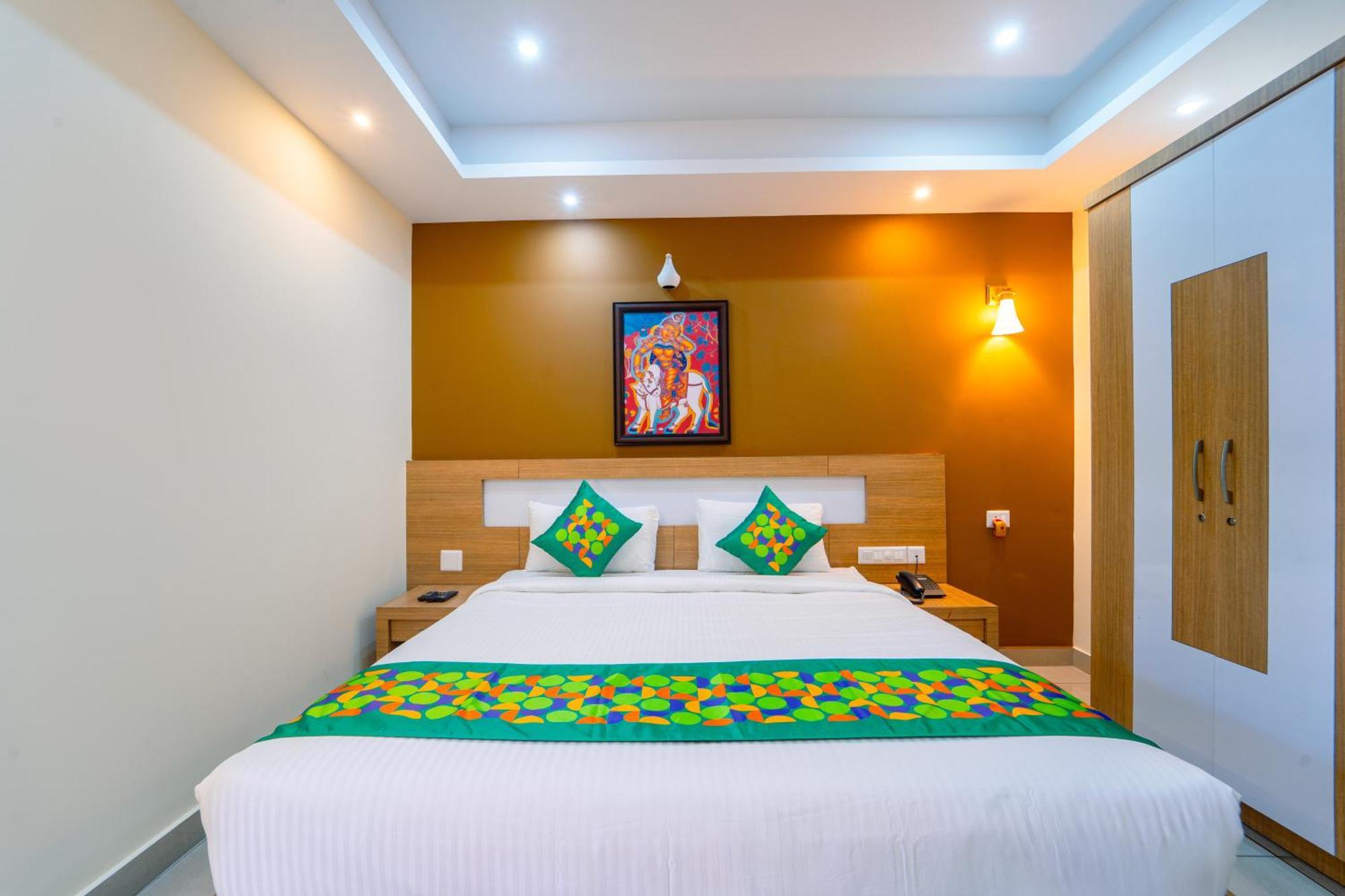 Treebo Sree Varshavilas Regency, 2 Mins From Guruvayoor Temple Guruvayur Exterior photo