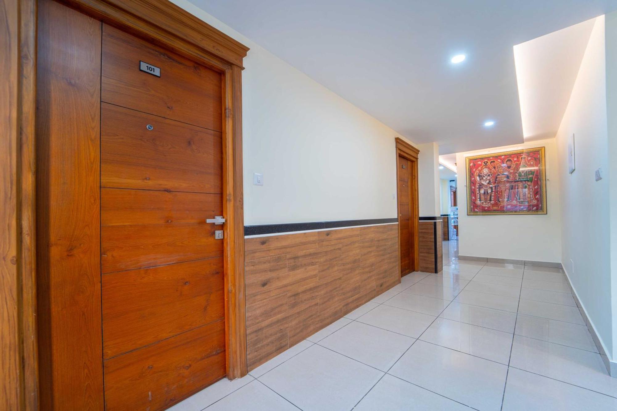Treebo Sree Varshavilas Regency, 2 Mins From Guruvayoor Temple Guruvayur Exterior photo