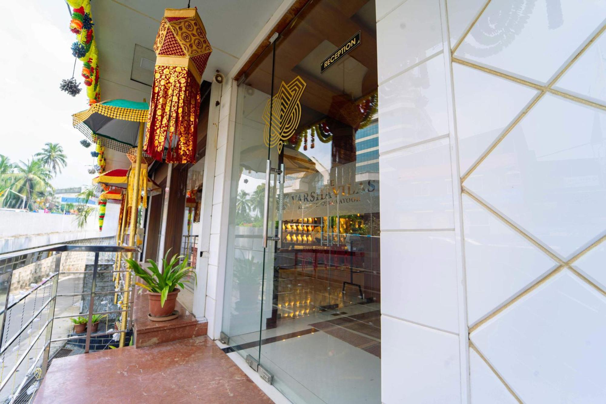 Treebo Sree Varshavilas Regency, 2 Mins From Guruvayoor Temple Guruvayur Exterior photo