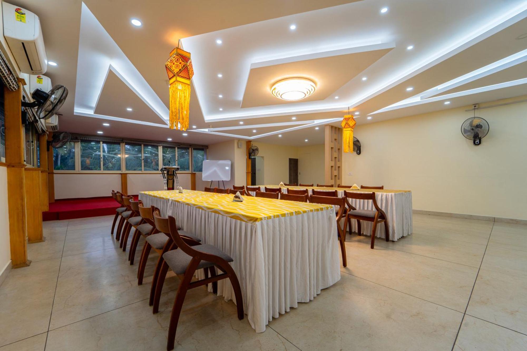 Treebo Sree Varshavilas Regency, 2 Mins From Guruvayoor Temple Guruvayur Exterior photo