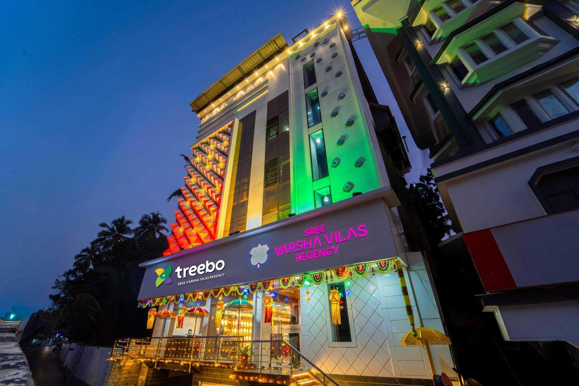Treebo Sree Varshavilas Regency, 2 Mins From Guruvayoor Temple Guruvayur Exterior photo