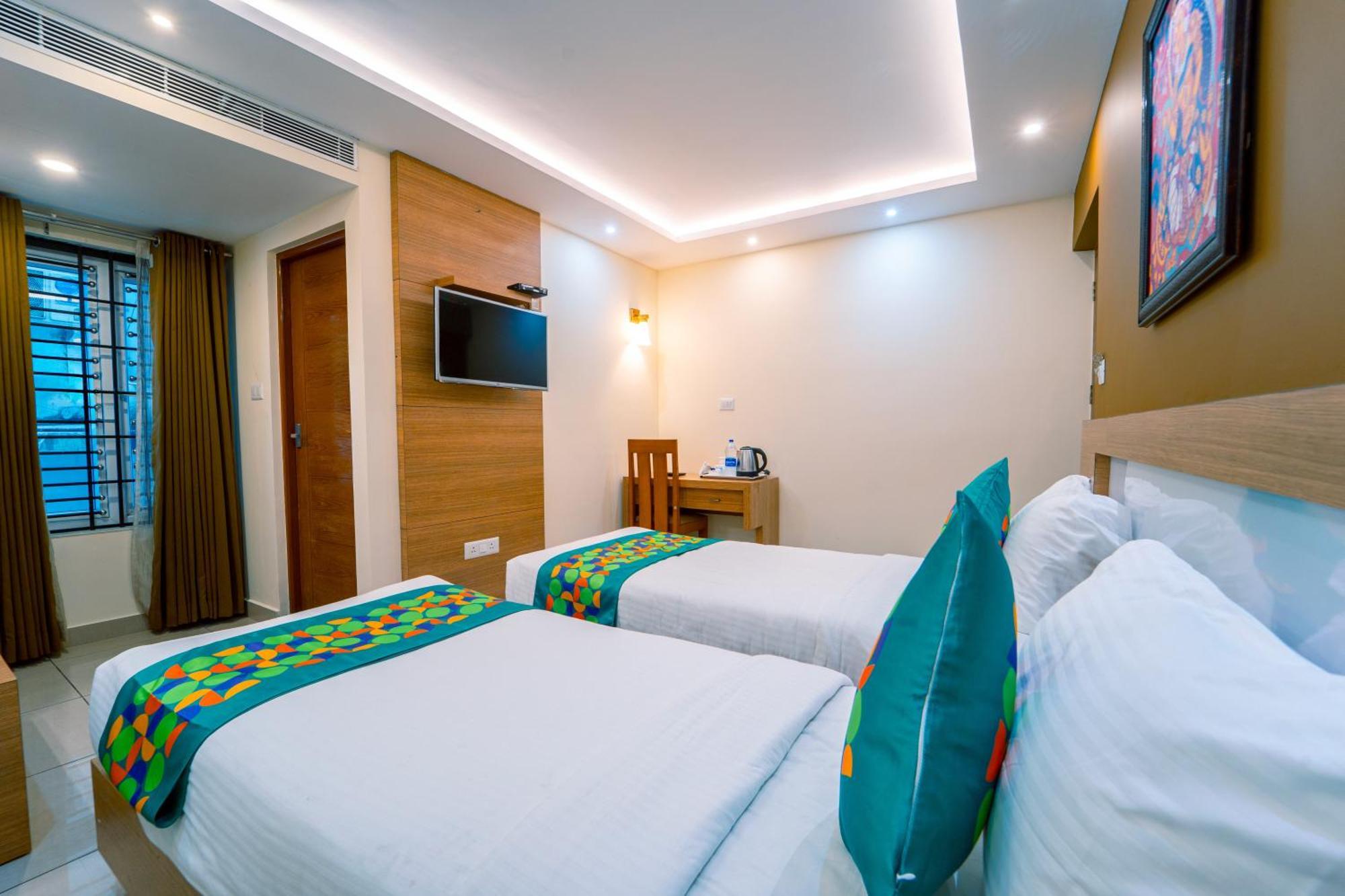 Treebo Sree Varshavilas Regency, 2 Mins From Guruvayoor Temple Guruvayur Exterior photo